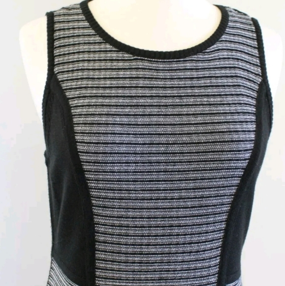 Calvin Klein~ Designer Sleeveless Sweater Dress Size M - Picture 4 of 5